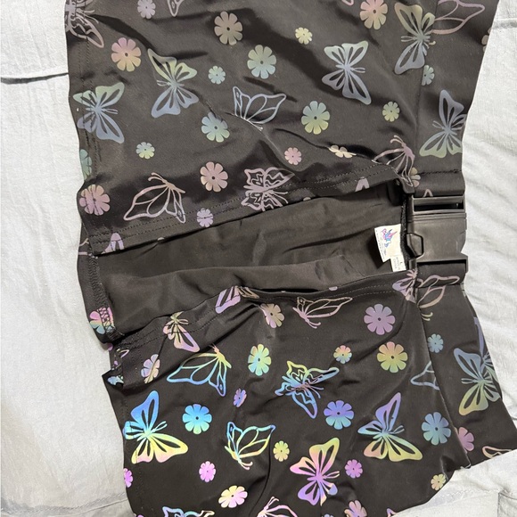 iHeartRaves Black Holographic Set with Multicolor Butterfly Design - Picture 4 of 6